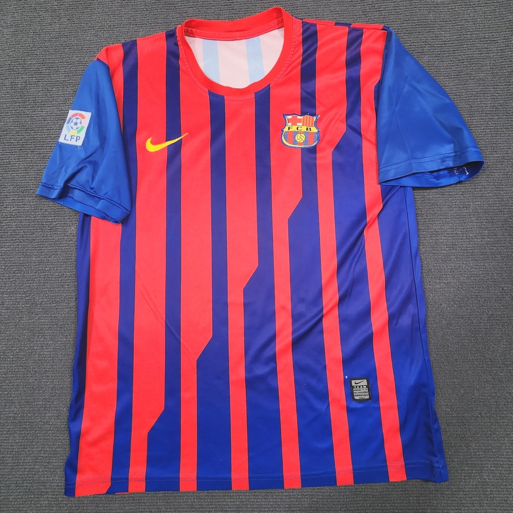 Nike Soccer Jersey Mens Medium Red Blue Striped FC Barcelona La Liga Sport Top